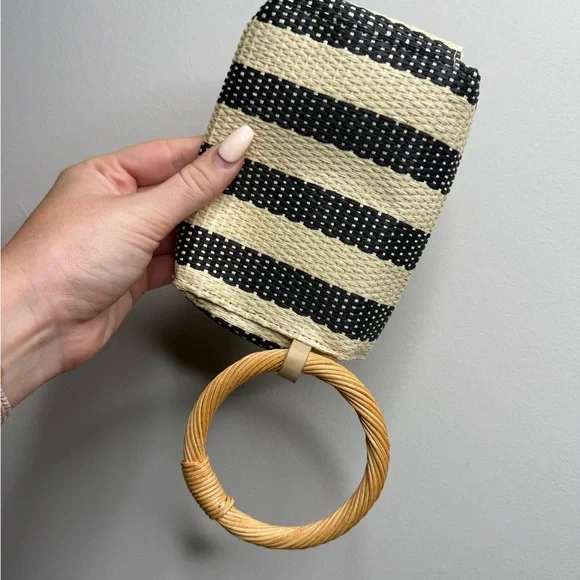 New Day Straw Bracelet Bag - Picture 3 of 8